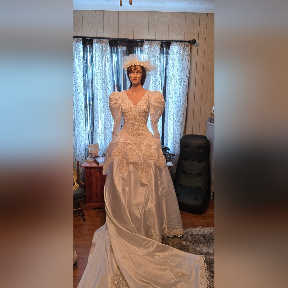 NWT VINTAGE 80's Lili by Oryoni Designer White Wedding Gown Size 8